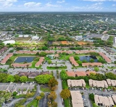 1016 Twin Lakes Dr in Coral Springs, FL - Building Photo - Building Photo
