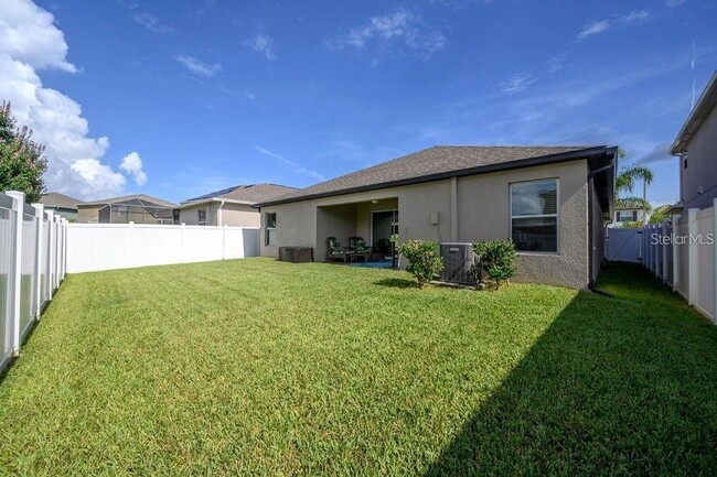 18486 Aylesbury Ln in Land O Lakes, FL - Building Photo - Building Photo