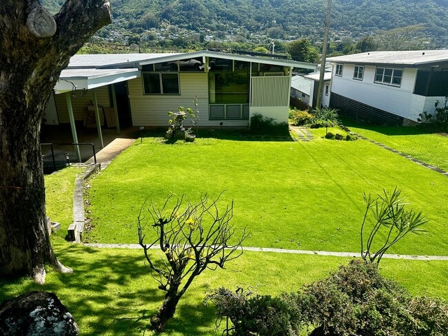 3313 Manoa Rd in Honolulu, HI - Building Photo - Building Photo