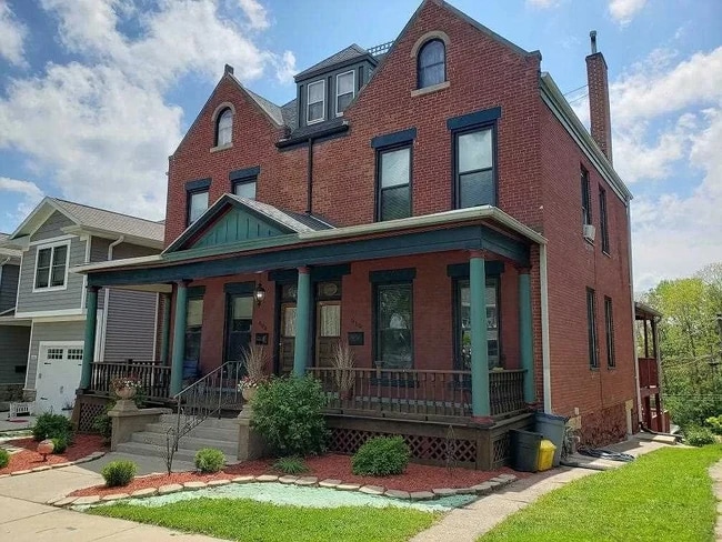 property at 610 Fenelon Pl
