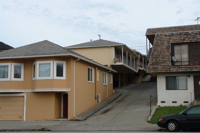 1042 Grand Ave in South San Francisco, CA - Building Photo - Building Photo