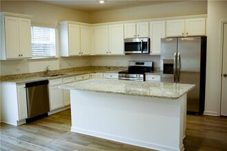 484 Red Dragon Dr in Jefferson, GA - Building Photo - Building Photo
