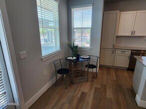 7460 N Zanjero Blvd, Unit B4 in Glendale, AZ - Building Photo - Building Photo