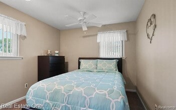 6900 Crestwood St in Dearborn Heights, MI - Building Photo - Building Photo