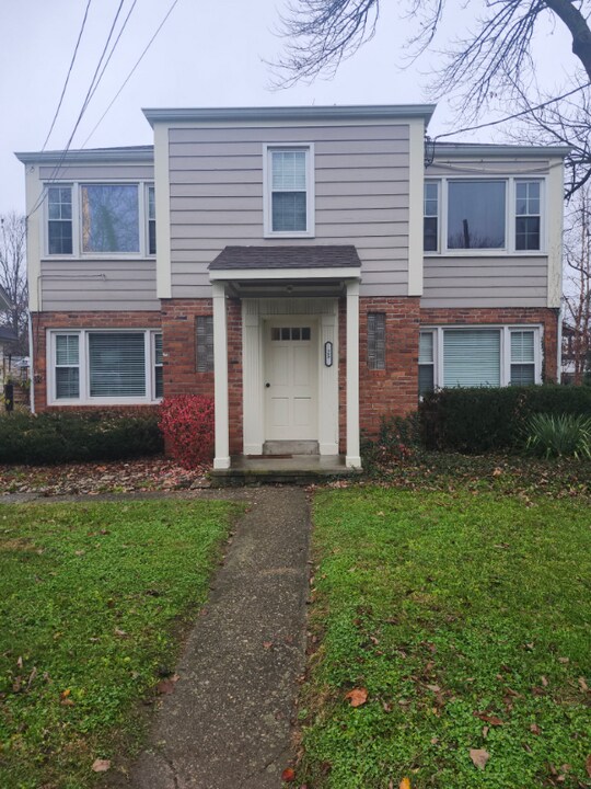 25 Laurel Ave in Milford, OH - Building Photo