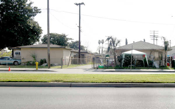 13430 Ramona Blvd in Baldwin Park, CA - Building Photo