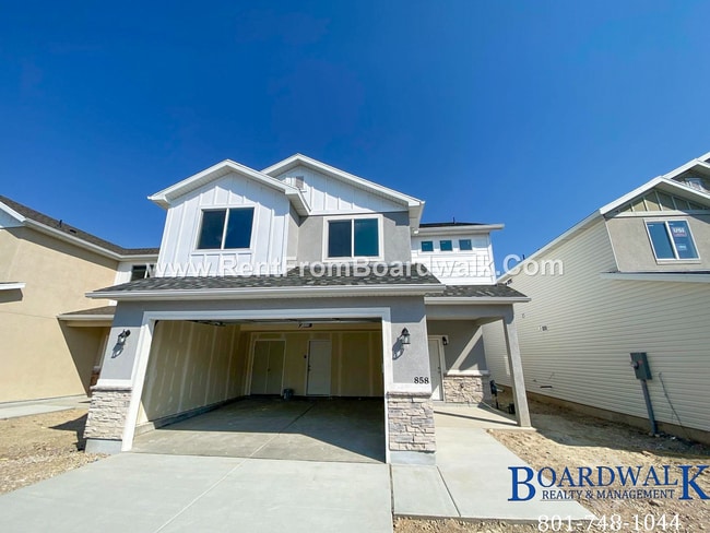 858 W Wellington Ave in North Salt Lake, UT - Building Photo - Building Photo