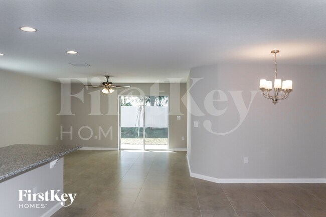 445 Earhart Dr in Davenport, FL - Building Photo - Building Photo