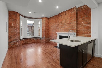 57 Trumbull St, Unit 1M in New Haven, CT - Building Photo - Building Photo