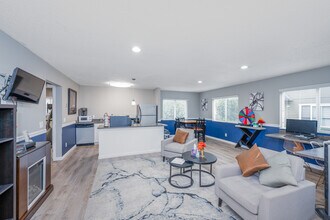 Aspen Meadows Apartment Homes in Auburn, WA - Building Photo - Interior Photo