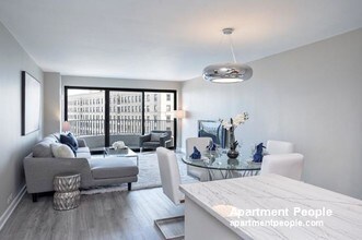 2020 N Lincoln Park W-Unit -10H in Chicago, IL - Building Photo - Building Photo