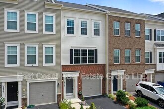 5957 Whelan Ln in Frederick, MD - Foto de edificio - Building Photo