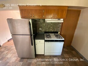 2105 W 90th St in Bloomington, MN - Building Photo - Building Photo
