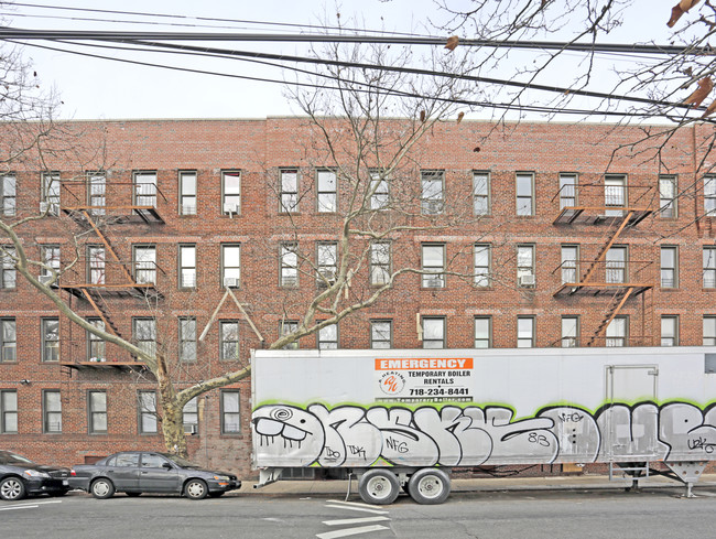 90-19 88th Ave in Jamaica, NY - Foto de edificio - Building Photo