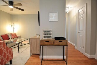 913 Cleveland Ave in Kirkwood, MO - Building Photo - Building Photo