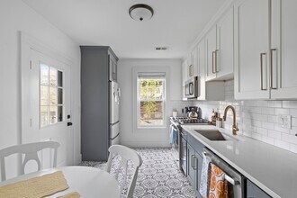 18 Brent St in Boston, MA - Building Photo - Building Photo
