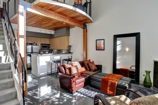 property at 1760 N Northlake Way