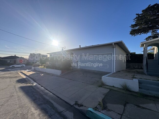 801 Wainwright St in Monterey, CA - Building Photo - Building Photo
