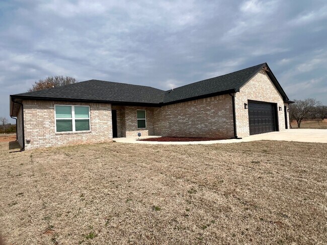 2184 Hilltop Ln in Blanchard, OK - Building Photo - Building Photo