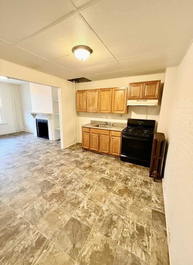 property at 630 E Thayer St