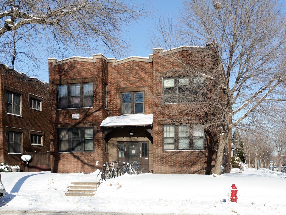 627-629 University Ave SE in Minneapolis, MN - Building Photo