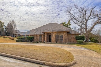 10 Cypress Ct in Heath, TX - Foto de edificio - Building Photo