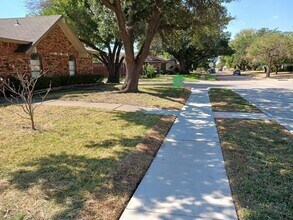 5101 Bartlett Dr in The Colony, TX - Foto de edificio - Building Photo