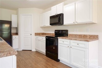 6329 Marquam Pl in Charlotte, NC - Building Photo - Building Photo