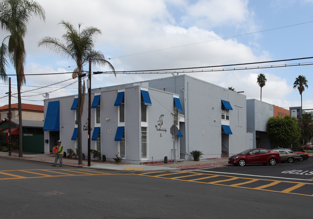 The Sister Lodge in San Diego, CA - Foto de edificio