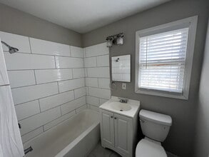 103 Thomas Jefferson Dr in San Antonio, TX - Building Photo - Building Photo
