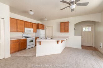 2325 NE Mary Rose Pl in Bend, OR - Building Photo - Building Photo