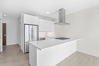 48 E Huron St in Chicago, IL - Foto de edificio - Building Photo