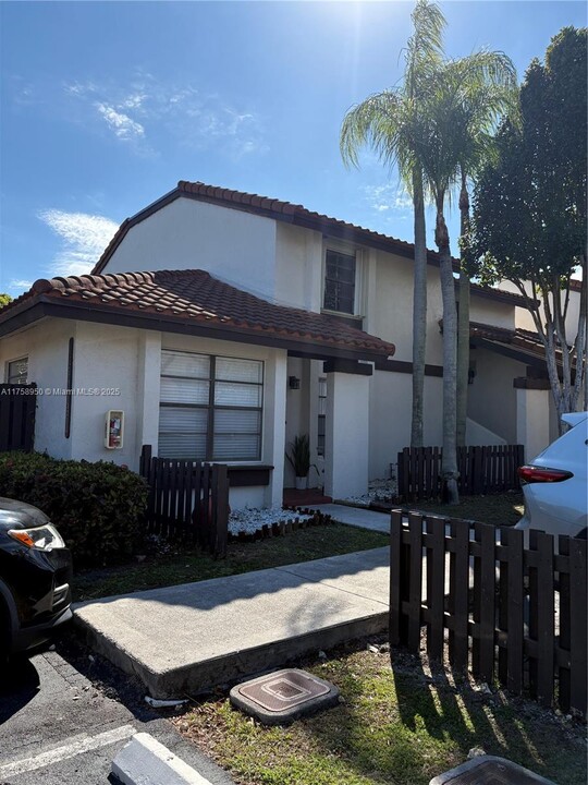 11028 SW 132nd Pl in Miami, FL - Building Photo