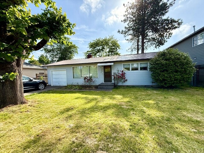 2804 SE 136th Ave in Portland, OR - Building Photo - Building Photo