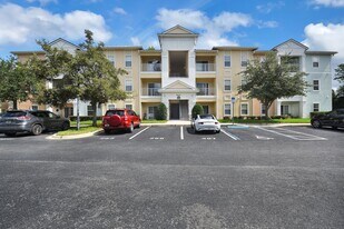 8241 Pelican Landing Rd in Jacksonville, FL - Building Photo