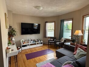 9 Rossmore St in Somerville, MA - Building Photo - Building Photo