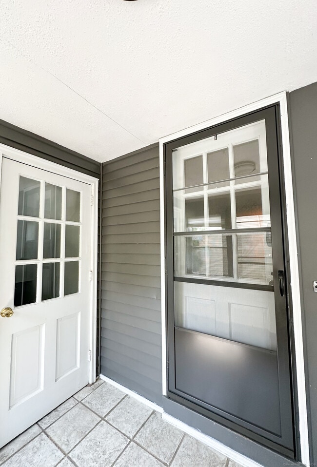 176 Wolcott Hill Rd in Wethersfield, CT - Building Photo - Building Photo