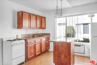 817 N Hudson Ave in Los Angeles, CA - Building Photo - Building Photo