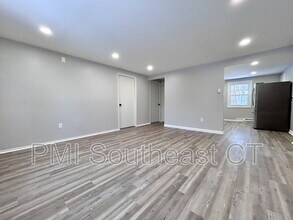 120 Gallup Hill Rd in Ledyard, CT - Building Photo - Building Photo