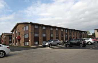 Stone Falls in Joliet, IL - Foto de edificio - Building Photo