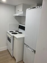 5 Brett Av in Toronto, ON - Building Photo - Building Photo