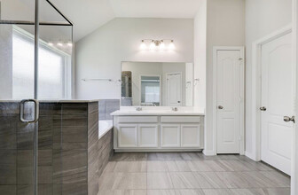 6807 Northchester Dr in Katy, TX - Building Photo - Building Photo