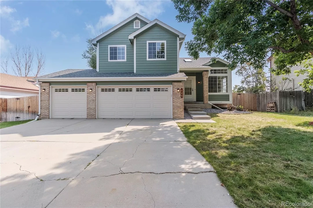 248 Inverness St in Broomfield, CO - Building Photo