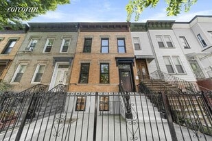 74 Pilling St, Unit 1 in Brooklyn, NY - Building Photo