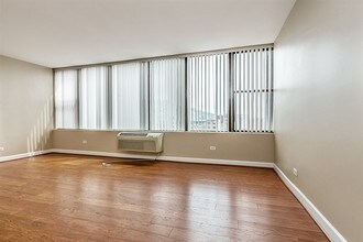 345 E Eastgate Pl-Unit -505 in Chicago, IL - Foto de edificio - Building Photo