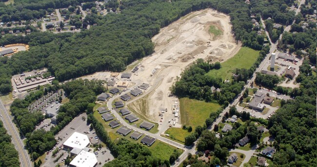 Old River Rd in Lincoln, RI - Building Photo - Building Photo