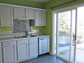 1227 N Village Dr in Round Lake Beach, IL - Building Photo - Building Photo