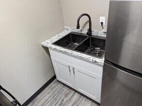 2 James Pl in Bloomington, IL - Building Photo - Building Photo