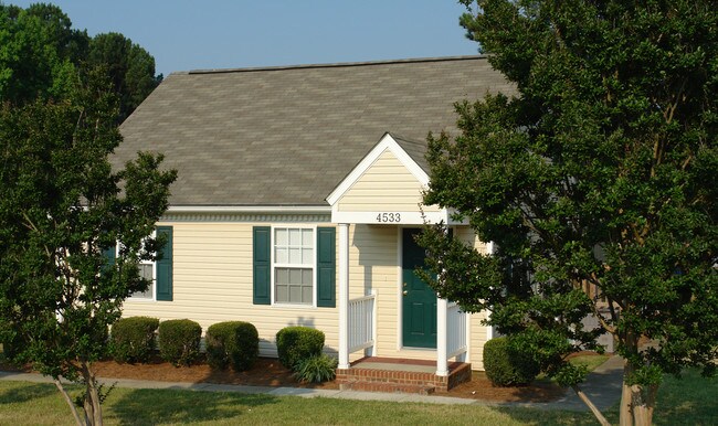 4533 Hargrove Rd in Raleigh, NC - Foto de edificio - Building Photo