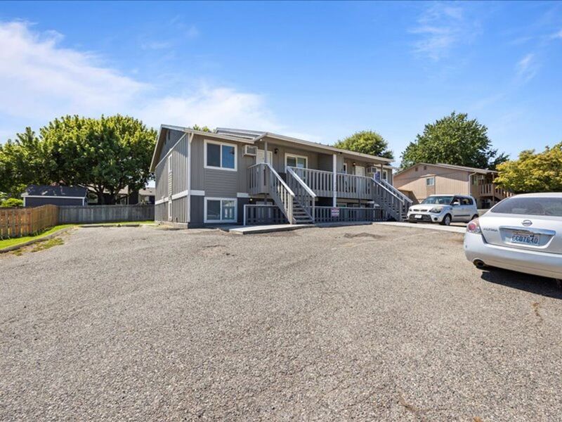 1207 W 13th Ave in Kennewick, WA - Building Photo